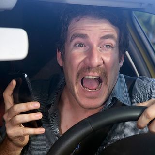 元トラック運転手が教える あおり運転 をする人の4大特徴 高級車に乗った凡人 には要注意 President Online プレジデントオンライン