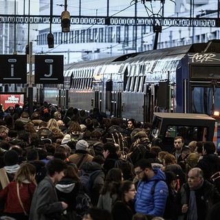 フランス人がいくら電車が止まっても駅員を怒らないワケ 47日間連続スト を受け入れる背景 4ページ目 President Online プレジデントオンライン