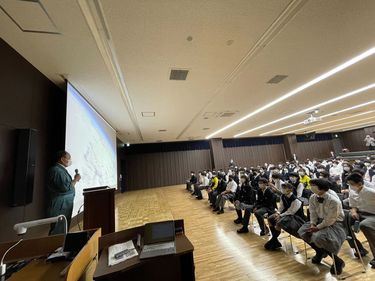 県立高校の併願校｣から｢第一志望で入る高校｣へ…横浜の私立中高がたった2年で激変したワケ ｢教えない教育｣を実践…中学の偏差値も上昇している |  PRESIDENT Online（プレジデントオンライン）