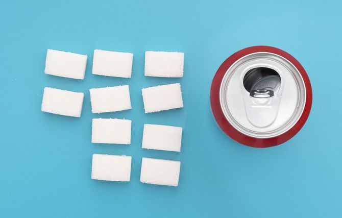 角砂糖とアルミ缶