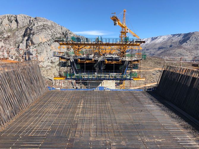 2019年3月3日、高速道路の建設現場