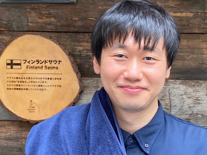 熱波師の前田大志さん。音響の仕事から転身し、今では同店のマネージャーを務める