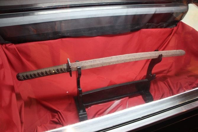 あずきバーがまさかの日本刀に