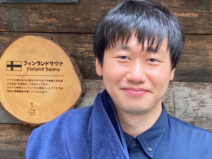 熱波師の前田大志さん。音響の仕事から転身し、今では同店のマネージャーを務める