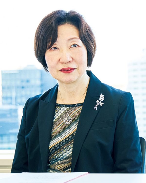 <strong>成田奈緒子さん</strong><br>
小児科医・医師・公認心理師。<br>
文教大学教育学部教授。子育て支援事業「子育て科学アクシス」代表。「子供が一生幸せに生きられるための脳作りの方法」をテーマに、保護者・教員・保育士などを対象として広く講演会、執筆活動を展開。著書に『「発達障害」と間違われる子どもたち』（青春出版社）、『高学歴親という病』（講談社＋α新書）など。