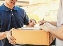 アマゾン以上"30分宅配"の中国スーパー