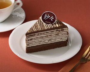 銀座コージーコーナーとのコラボで発売した「紗々ミルクレープ」（限定店舗にて販売）