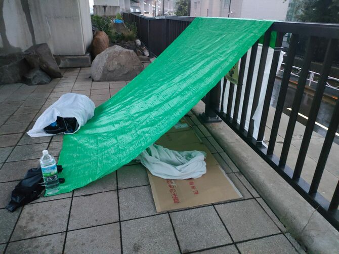 隅田川にかかる白鬚橋の近くに國友氏が構えた寝床。