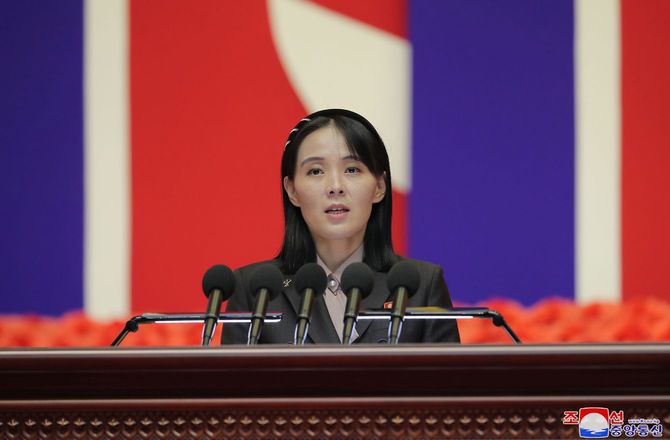 全国非常防疫総括会議で討論する朝鮮労働党の金与正副部長=2022年8月10日、北朝鮮・平壌