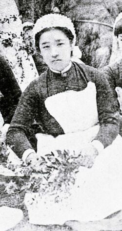 桜井看護学校1期生の卒業写真での大関和