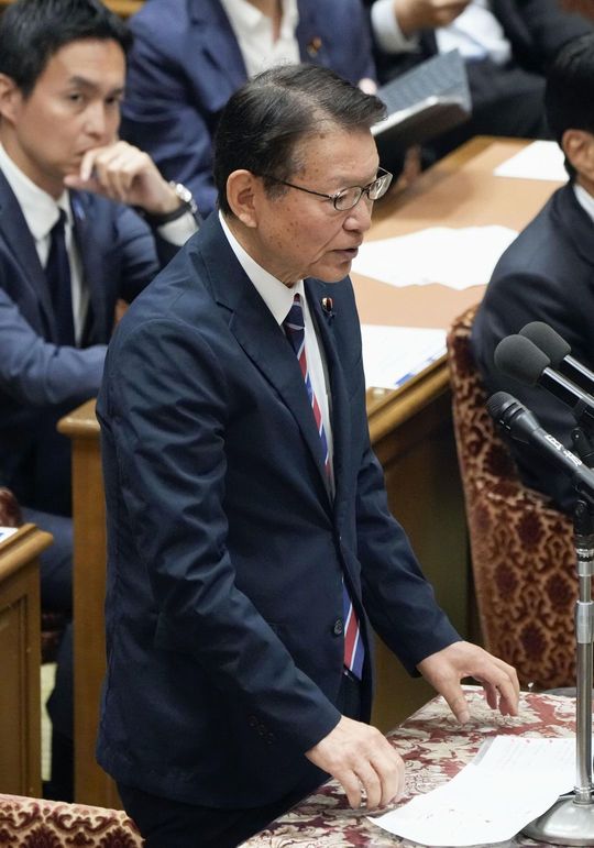 衆院予算委で質問する中道改革連合・無所属の長妻昭氏（2026年6月4日）