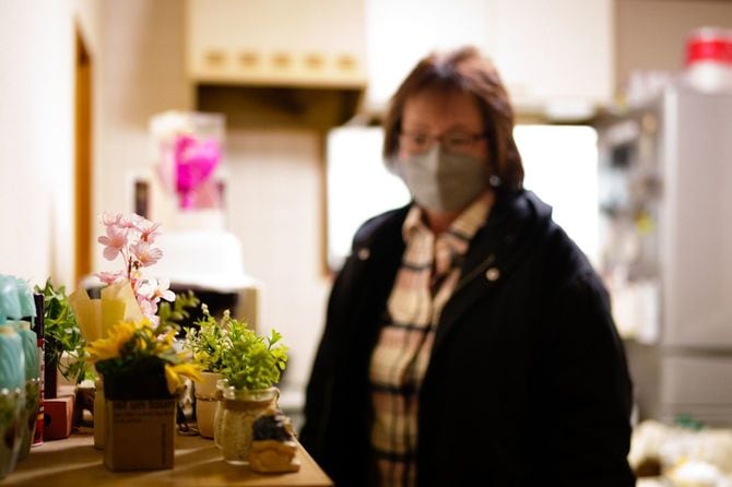 玄関に飾られている花は子どもたちからの贈り物。