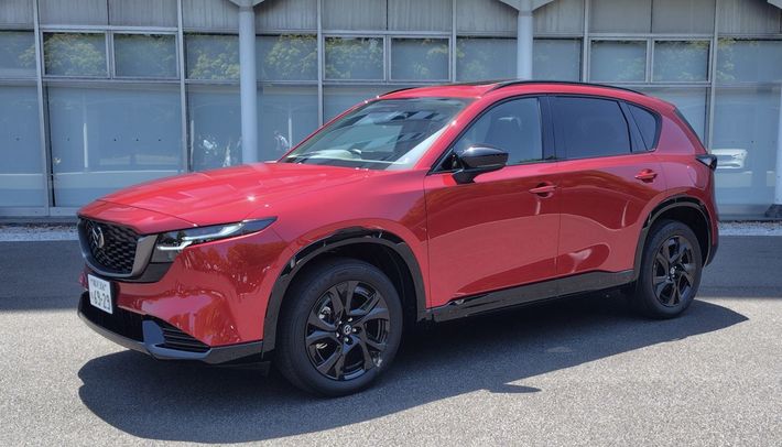 マツダ新型「CX-5」の国内受注台数は6月21日時点で1万台を超え、その後も順調に推移している。