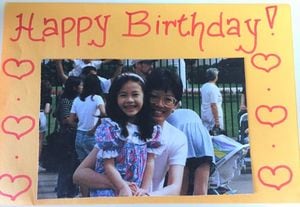 娘（左）が5歳の時の薄井さん　写真＝本人提供
