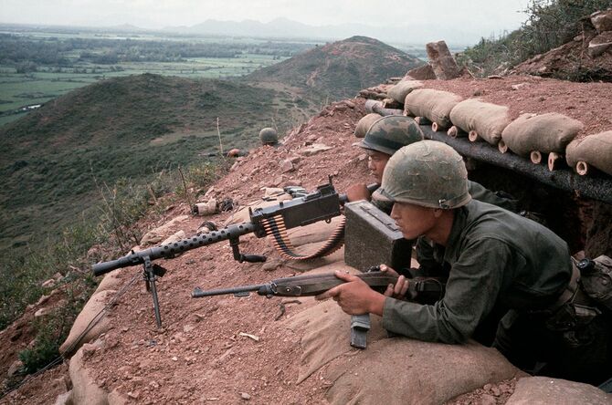 78丘の陣地で作戦を展開する韓国青竜師団第3大隊（ベトナム・ツィ・ホア＝1966年）