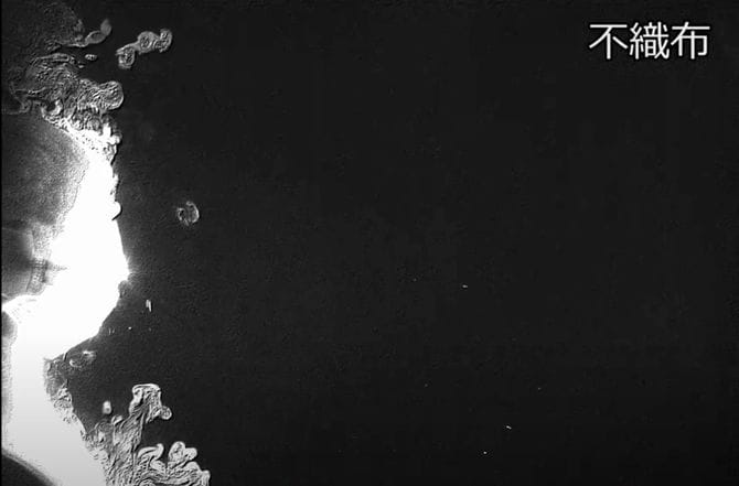 不織布素材のマスク（カトウ光研株式会社に特別許可を得て掲載しています）