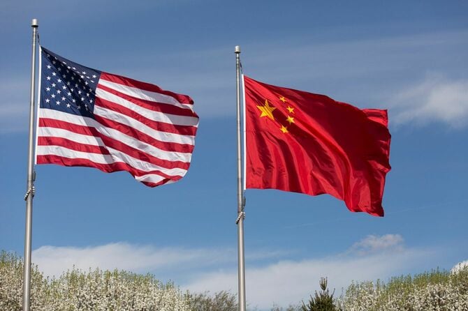 アメリカと中国の国旗