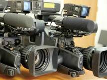 なぜテレビ局は利益率が低くても、社員の給料が1300万円超なのか？