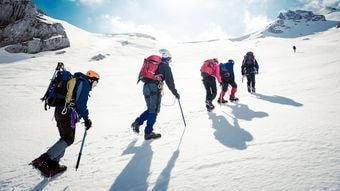 遭難した5人のうち､生き残った1人だけが違った…冬場の肌着選びで専門家が｢繊維の種類｣に注目する理由