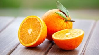 1つのオレンジを取り合う二人に｢半分ずつ｣は絶対ダメ…"ハーバード流交渉術"が最も重視する要素