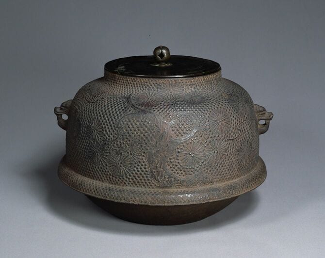 信長が松永久秀に授けたとされる茶道具、松図真形釜