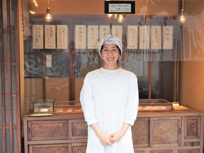 割烹着姿の森さん