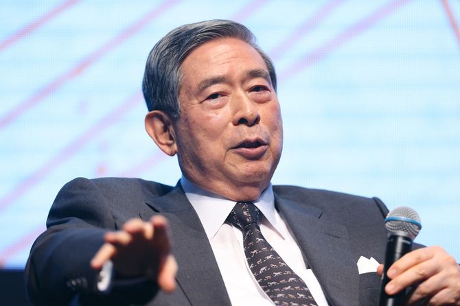 「WebX2025」で堀江貴文氏と対談するSBIホールディングス（HD）の北尾吉孝会長兼社長＝2025年8月25日、東京都港区