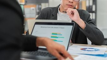三流は社内の｢スゴい人｣の信者と化し､二流は尊敬する…結果を出す一流の｢自分より優秀な人｣のズルい使い方