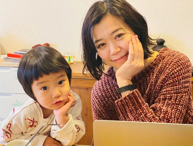 平野麻絵さん（右）