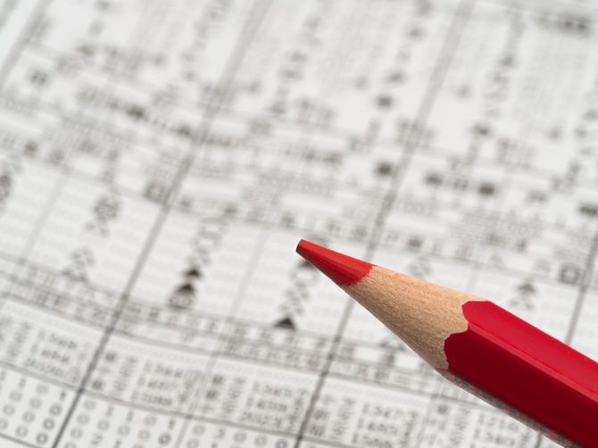 競馬新聞と赤鉛筆