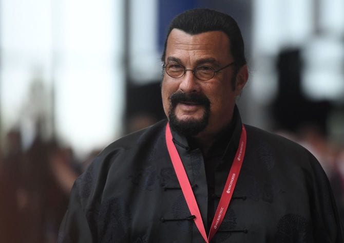 アメリカの俳優、プロデューサー、脚本家のスティーヴン・セガール