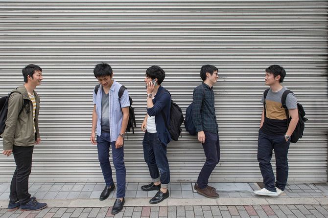 列に並ぶ人たち