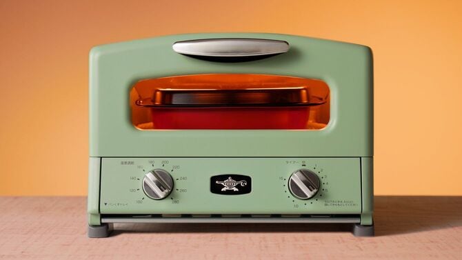 2023年に発売された4枚焼きのリニューアルモデル「アラジン グラファイトトースター AGT-G13B/G」実勢価格2万3000円前後