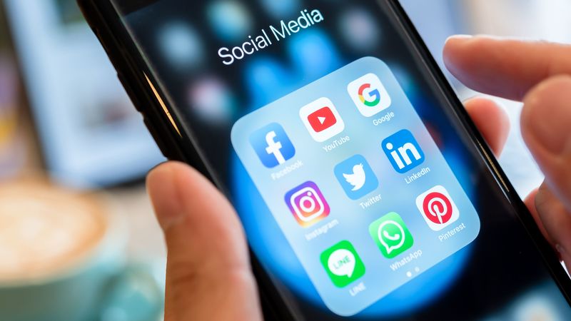 ｢あらゆる手段を活用せよ｣40代の転職で使える"ビジネスSNS"の名前 リンクトイン､ウォンテッドリー…