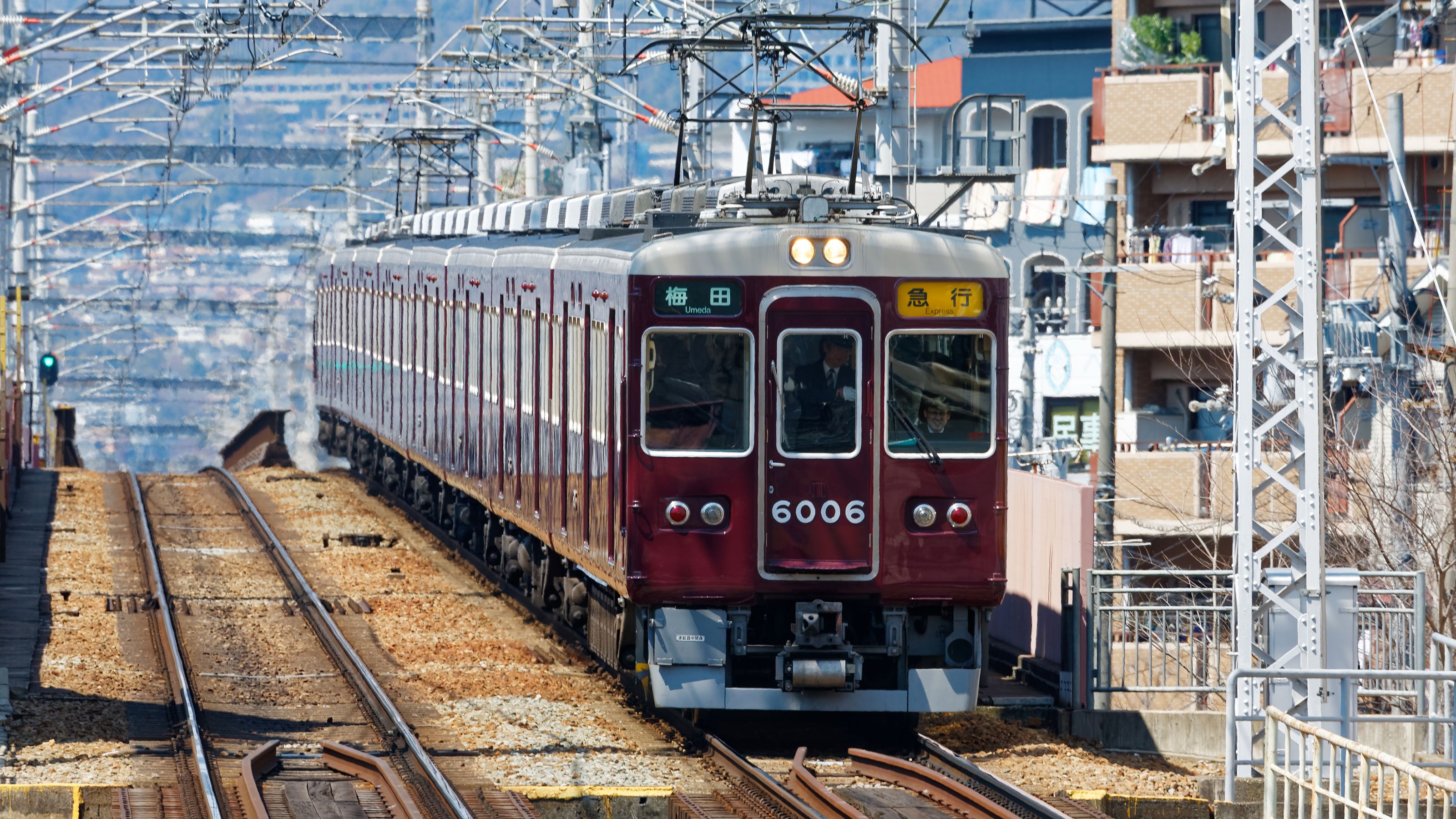 なぜ他の鉄道会社とは違うのか 関西人が阪急を別格だと思う3つの理由 車体がピカピカなのにはワケがある President Online プレジデントオンライン