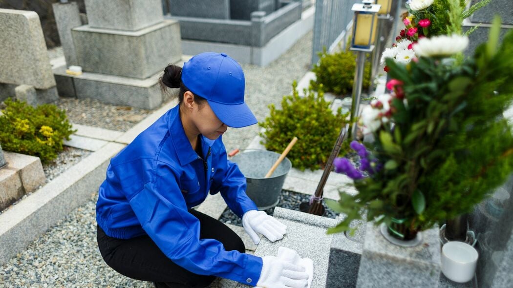 遠すぎるお墓は｢2万円でプロにお任せ｣…ふるさと納税の返礼品で広がる｢お墓参り代行｣の中身