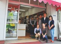 "時代遅れ"の浅草の老舗パンに行列のワケ