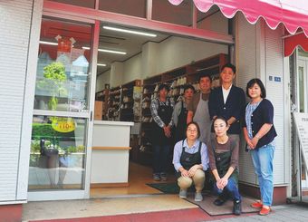 "時代遅れ"の浅草の老舗パンに行列のワケ