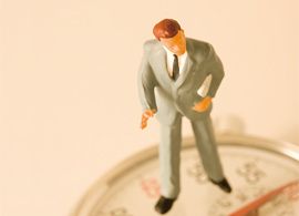 仕事が「雑で速い人」vs「丁寧で遅い人」どちらがエラくなるか？