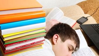 じっくり資料に目を通す人ほど仕事ができない…情報収集の達人が真っ先に目を通す場所､読み飛ばす内容
