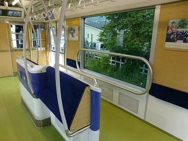 座れる通勤列車」が週末に変身する理由 指定席で平日は通勤 座れる通勤列車」が週末に変身する理由 指定席で平日は通勤