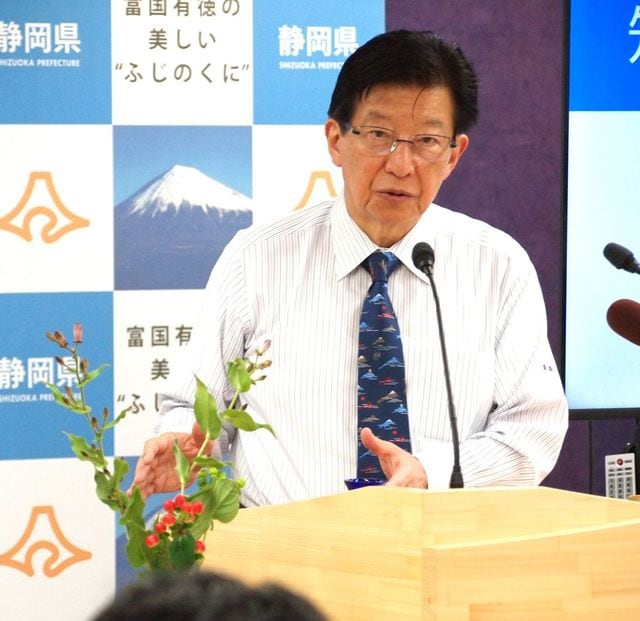 昨年10月10日の川勝知事の会見（静岡県庁）