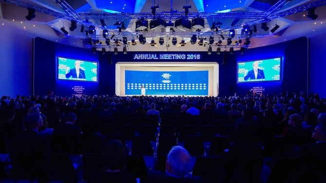 2016年1月22日、ダボス会議 政財界有力者が一堂に