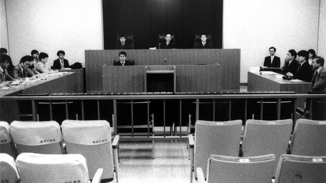 女子高生コンクリート詰め殺人東京地裁法廷=1990年7月19日