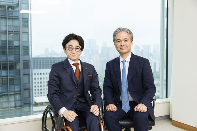 株式会社ミライロ 代表取締役社長 垣内俊哉氏、株式会社三菱UFJ銀行 取締役常務執行役員 CHRO（人事部担当） 南宏氏