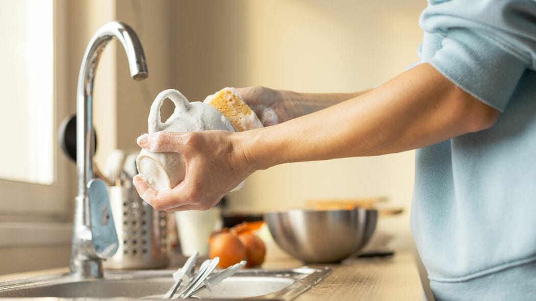 キッチンスポンジ使用の思いがけない環境負荷…マイクロプラスチック以上に深刻だったあの要因