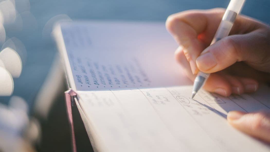 自信が持てない無職男性がこれで立ち直った…他人に書いている姿を見られてはいけない｢デヘノート｣の書き方 ｢根拠のない自信｣にも必ず根拠はある