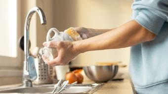 キッチンスポンジ使用の思いがけない環境負荷…マイクロプラスチック以上に深刻だったあの要因