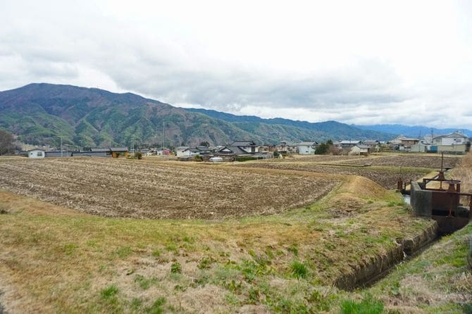南アルプスと中央アルプスに囲まれた伊那谷の風景