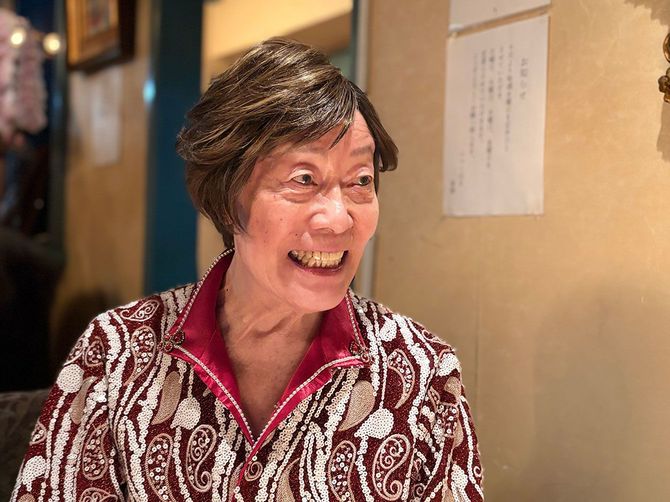 赤坂3丁目で「ニューはる」を経営する84歳のおはるさん。